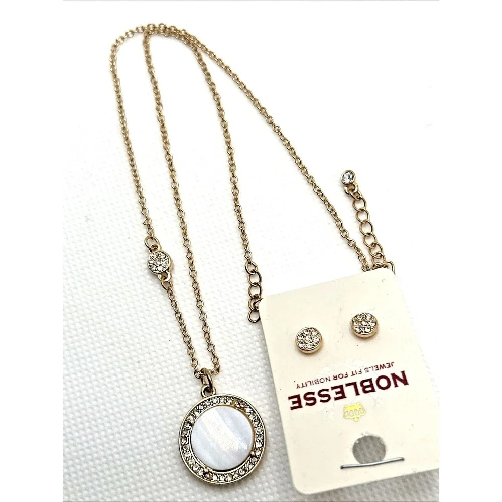 New Noblesse Mother of Pearl Necklace Earrings Set Rhinestone Gold Tone NWT